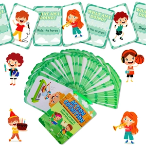 Detailed macro of 50 English action cognition flashcards with a green binder ring