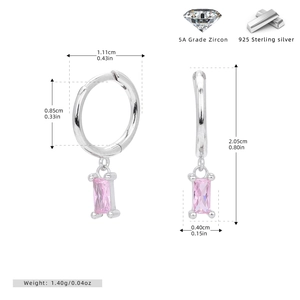 Detail of pink zircon earrings in 925 sterling silver with precise size measurements