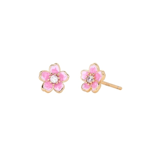 Détail de boucles d'oreilles cerisier en argent S925 avec émail rose et zircon