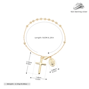 Vue détaillée du bracelet chapelet en argent 925 avec dimensions de croix et médaille