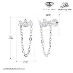 Vue détaillée des boucles d'oreilles couronne en argent S925 avec zircon et mesures de taille