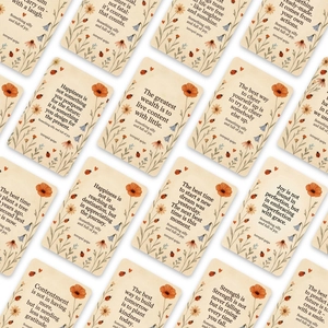 Detail von Vintage-Inspirationskarten mit floralem Design und Motivationssprüchen