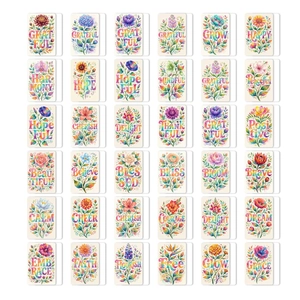 Ein 6x6-Raster mit 36 farbenfrohen Aquarell-Blumenkarten und Motivationsworten