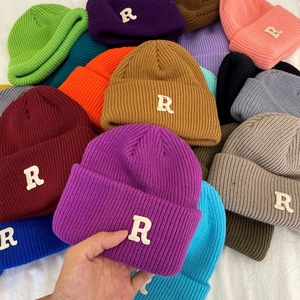 Unisex Winter Warme Gebreide Muts Met Letter R Patch Koreaanse Stijl Ribgebreid Zacht Acryl Beanie Voor Heren Vrouwen