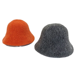 Eleganti cappelli a secchiello in peluche arancione e grigio per il calore invernale donna