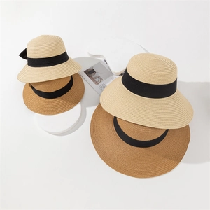 Elegante Strohhüte für Damen und Mädchen mit schwarzen Bändern für optimalen Sonnenschutz
