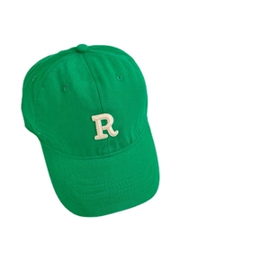 Classic green baseball cap with white embroidered R letter and curved brim for unisex style