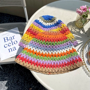 Handgemaakte gehaakte regenboog zonnehoed voor dames met kleurrijke brede rand strandstijl