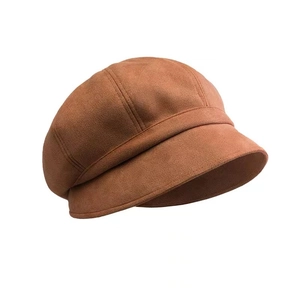 Retro suède baretpet voor dames in camel met een klassieke vintage achthoekige vorm