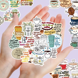 Détail de stickers de café imperméables avec des dessins animés et des phrases