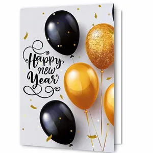 Detailweergave van de 300GSM zwart-gouden Nieuwjaarskaart met envelop en ballonprint