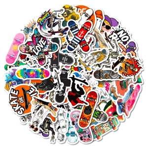 Lot de 56 autocollants graffiti street art avec thèmes de crâne et astronaute skateur