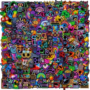 Buntes Set Neon-Graffiti-Sticker mit farbenfrohen Pop-Art-Tieren und Food-Symbolen