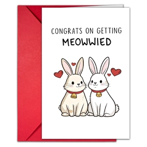 Detalle de tarjeta de felicitación con conejos, sobre rojo y texto divertido de boda