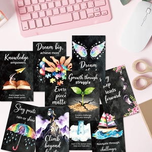 Lot de 10 cartes de motivation style tableau noir avec illustrations aquarelles sur bureau