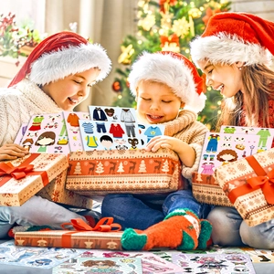 Coffret cadeau d'autocollants DIY pour enfants dans un décor de fête de Noël