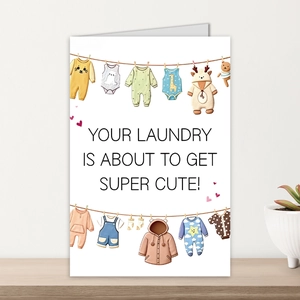 Carte de vœux pour nouveau-né avec illustrations de vêtements de bébé dessinées à la main