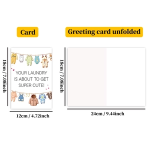 Dimensions détaillées de la carte de vœux pliable pour bébé avec motif de vêtements dessinés