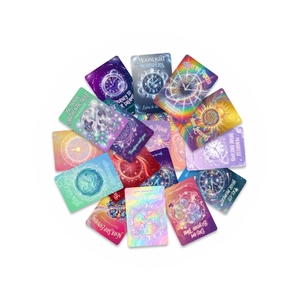 Radiale lay-out van magische orakelkaarten met dromerige illustraties en motiverende quotes