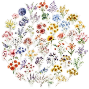 Makroansicht verschiedener Aquarell-Blumenaufkleber für DIY-Tagebücher und Bastelarbeiten