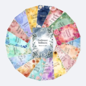 Vista macro di carte terapeutiche floreali ad acquerello con citazioni rilassanti e design