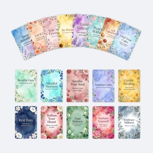 Dettaglio di 18 carte di fiori ad acquerello con citazioni calmanti di consapevolezza