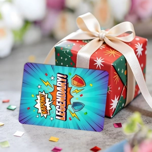 Comic-Bestätigungskarten mit legendärem Kapow-Text und festlicher Geschenkbox