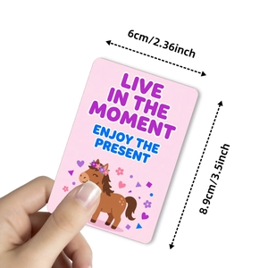 Carte d'encouragement poney avec slogan 'Live in the Moment' et dimensions incluses