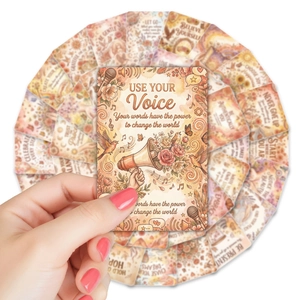Dettaglio delle carte motivazionali con citazione Use Your Voice e arte floreale