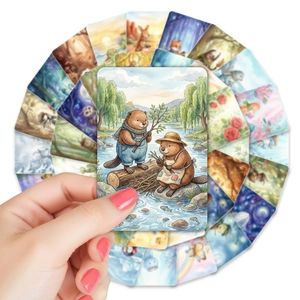 Gros plan de cartes d'animaux de la forêt à l'aquarelle montrant le fini papier mat
