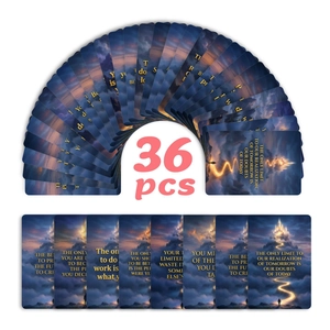Set mit 36 Motivationskarten mit fantastischen Berglandschaften und Sternenhimmel-Grafiken
