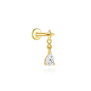 Detail van S925 zilveren 16G kraakbeenpiercing met ster en peer-cut zirkoon steen