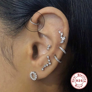 Ensemble de boucles d'oreilles cartilage en argent S925 avec zircons sur l'oreille