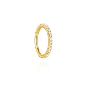 Détail d'un anneau de piercing doré avec pavé de zircons cubiques taille marquise
