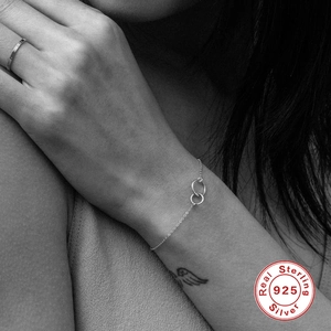 Minimalistisches S925 Sterling Silber Armband mit doppelten Ringen für Damen am Handgelenk