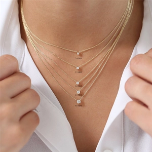 Detalle de collares de plata S925 con colgantes de circonita redonda de 2,0 mm a 4,0 mm