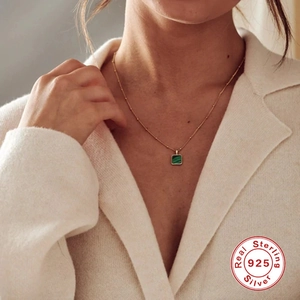 Elegante 925 Sterling Silber Goldperlenkette mit quadratischem grünem Malachit-Anhänger