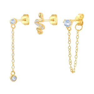 Dettaglio del set di tre orecchini in argento S925 placcato oro con pietre azzurre