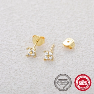 S925 sterling silver gold-plated flower earrings with sparkling moissanite stones