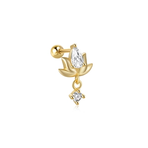 Detail eines goldenen Lotos-Ohrrings mit Tropfenzirkon und rundem Diamant-Anhänger