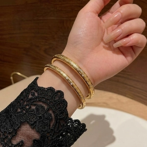 Vintage Gold Plated Stainless Steel Bangle Engraved Chinese Blessing Characters Solid Jewelry For Women