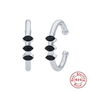 Boucles d'oreilles créoles en argent 925 avec trois zircons noirs taille marquise