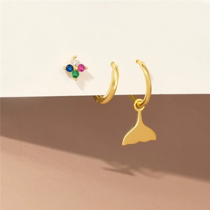 Set orecchini in argento S925 con perno a stella colorata e ciondolo a coda di balena