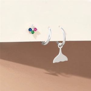 Set di tre orecchini in argento con pietre preziose colorate e ciondolo a balena