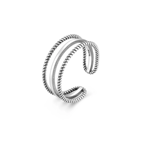 Detail of vintage S925 sterling silver lotus toe ring with braided texture and S925 stamp