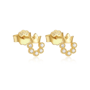 Makro-Detail von S925 Sterling Silber Goldkrone Ohrstecker mit weißen Zirkonia Akzenten