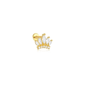 Détail d'un piercing couronne en argent s925 doré avec zircons en forme de marquise