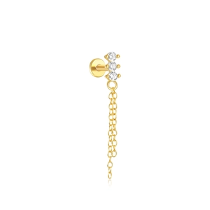 Détail de boucle d'oreille labret en argent s925 doré avec trois zircons et chaînettes