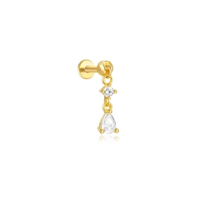 Détail d'une boucle d'oreille en argent s925 dorée avec zircone goutte et dos plat