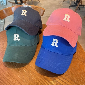 Gorras de béisbol con bordado de letra R en colores gris, rosa, verde y azul real